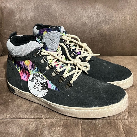 Inkkas camping boot. Never worn. Tags still attached. - Picture 2 of 3